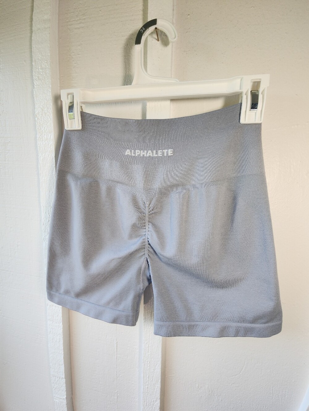 Alphalete Seamless High-Waist Bike Shorts Light Gray Size Medium